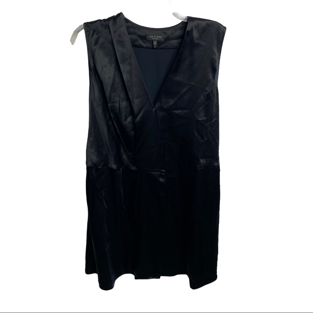 Rag & Bone Size Medium Silk Sleeveless V-neck Snap Blouse